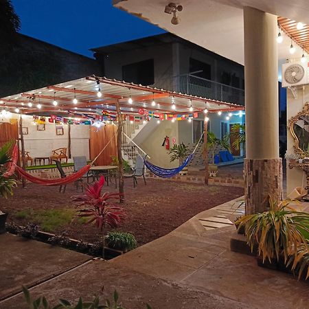 Teresita'S House Suites Con Cocina Privada Puerto Baquerizo Moreno Exterior photo