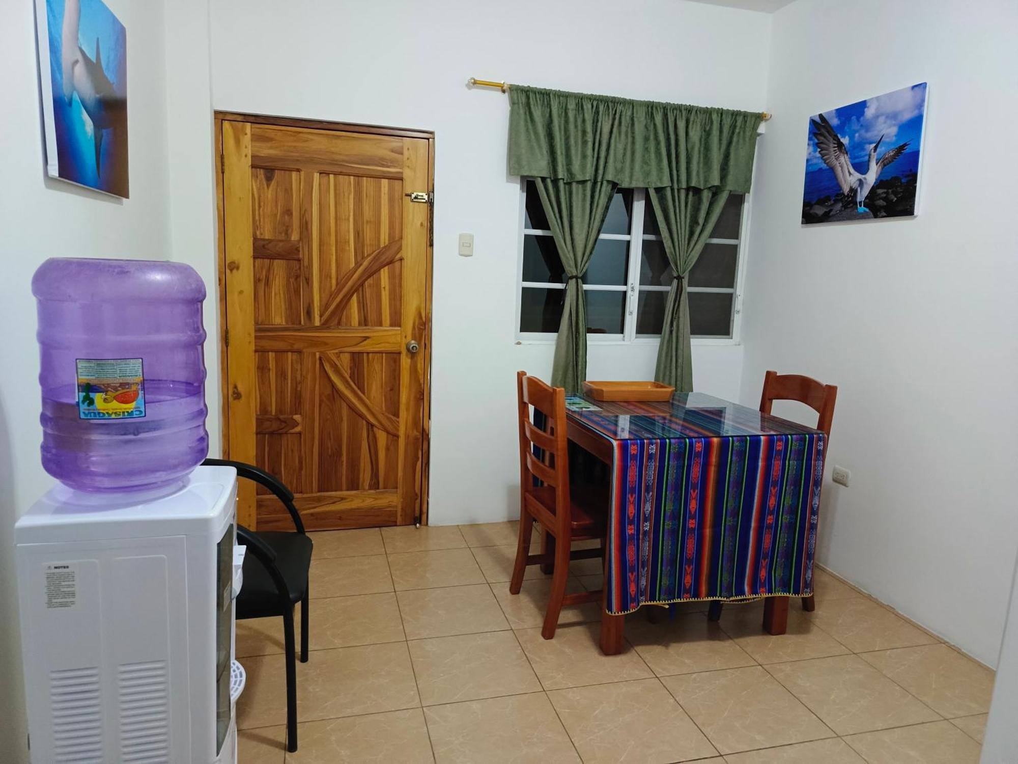 Teresita'S House Suites Con Cocina Privada Puerto Baquerizo Moreno Exterior photo